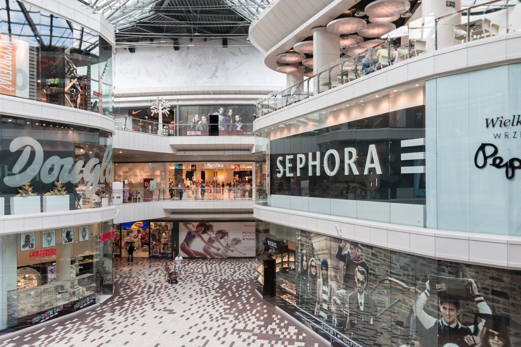 shopping mall, store, shopping-906721.jpg